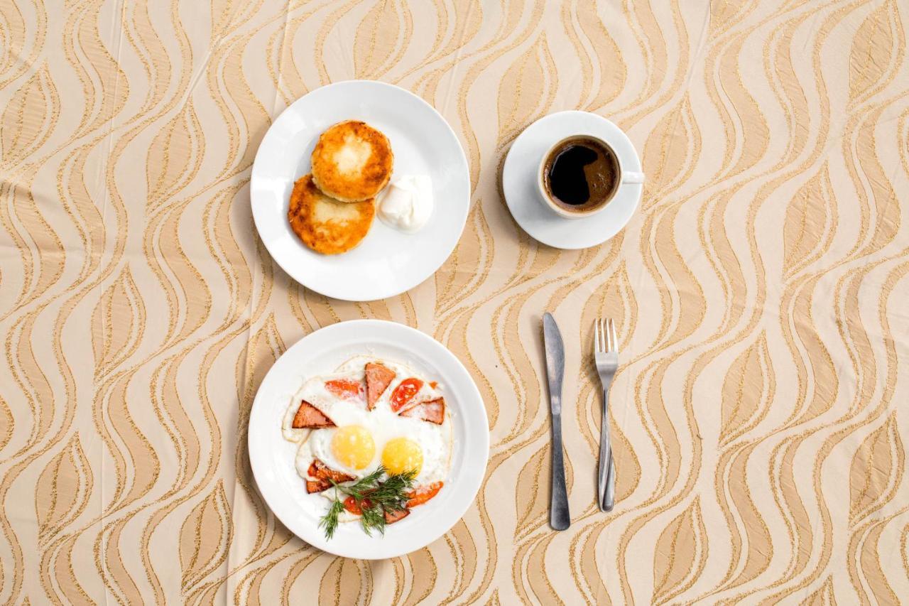 Pitsunda Hotel エクステリア 写真