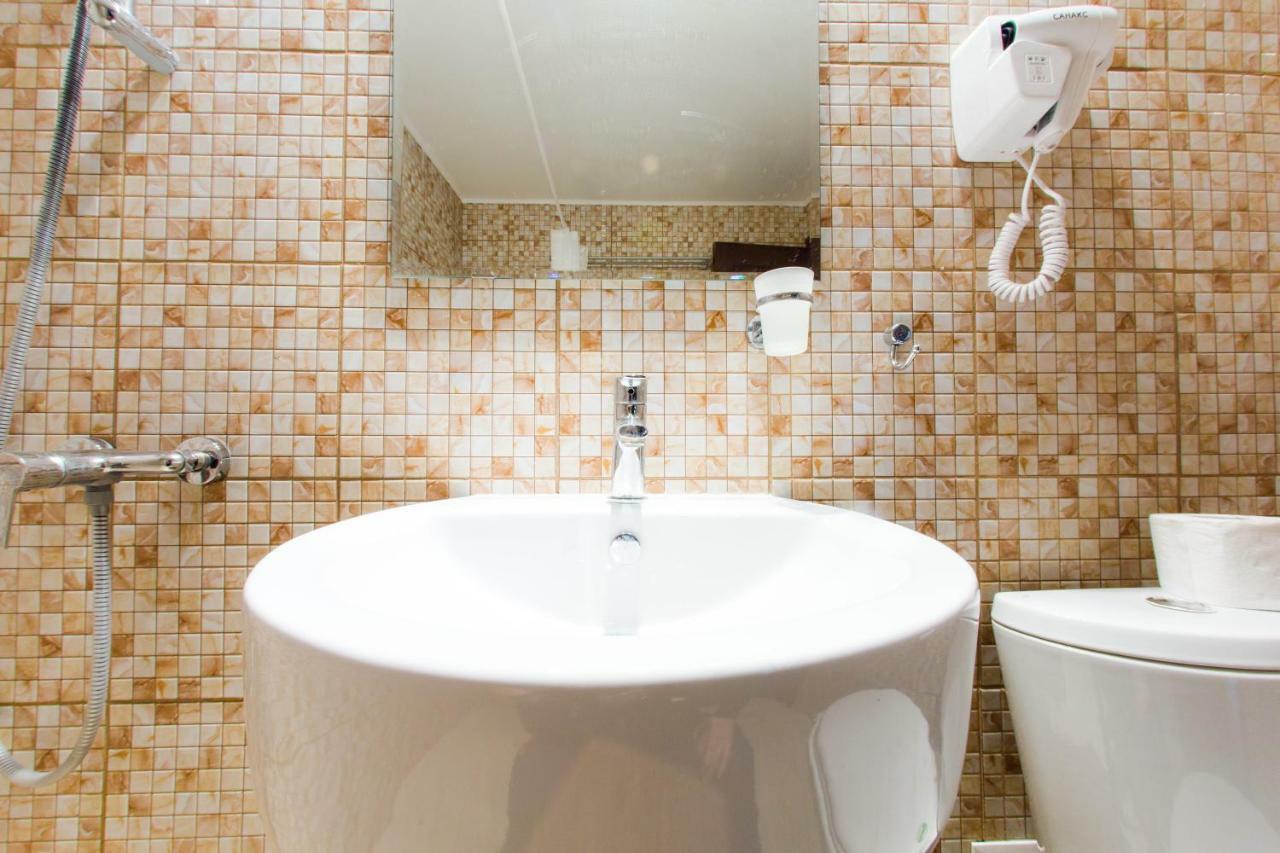 Pitsunda Hotel エクステリア 写真